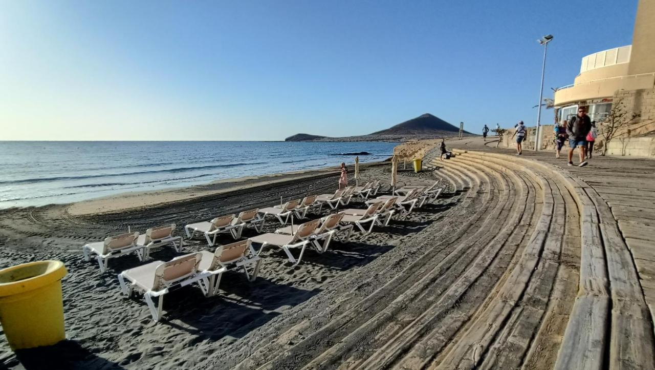 Views Of El Medano Beach, Two Exteriör bild